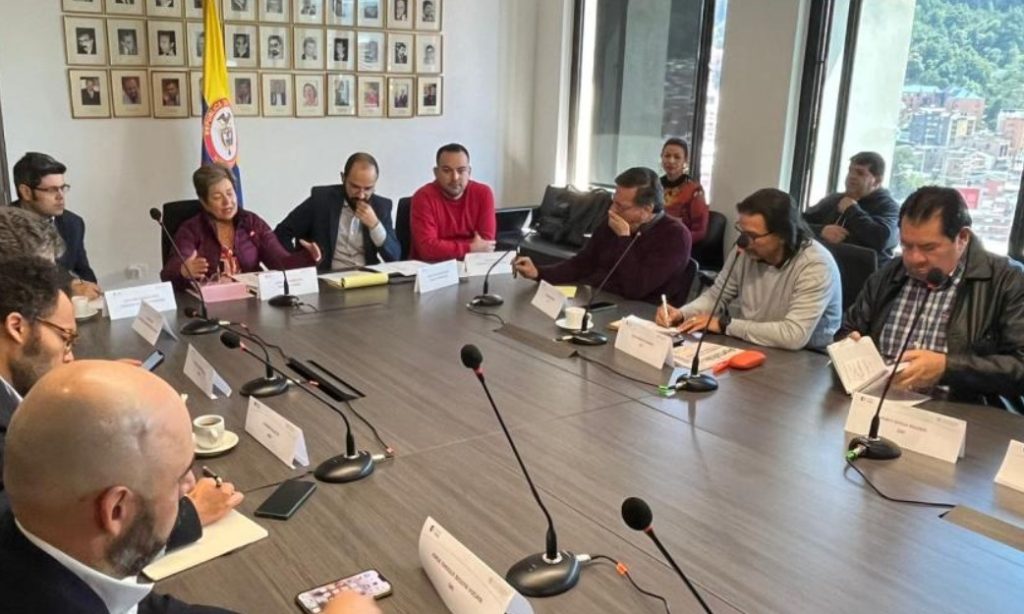 Sin consenso sobre nuevo salario mínimo terminó reunión entre gremios y empresarios