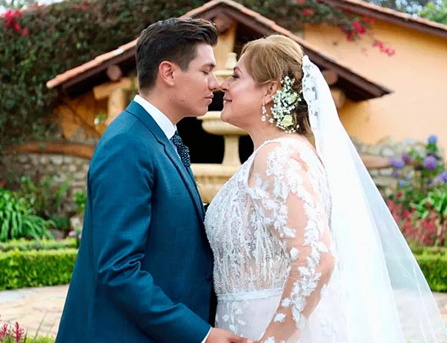 Vuelo sobrevendido: Alina Lozano y Jim Velásquez se quedan sin su 'luna de miel' soñada