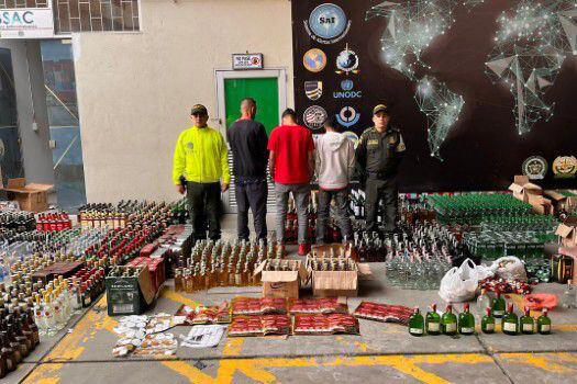 Incautan más de 5 mil botellas de licor adulterado en Bogotá