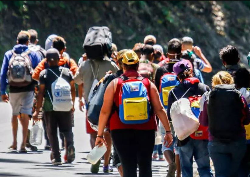 Colombia prepara medida para exigir pasaporte vigente a migrantes venezolanos