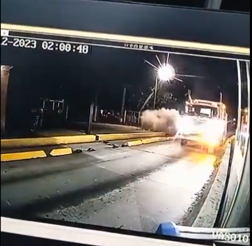 Cámara de vigilancia captó el momento de la explosión en peaje El Boquerón