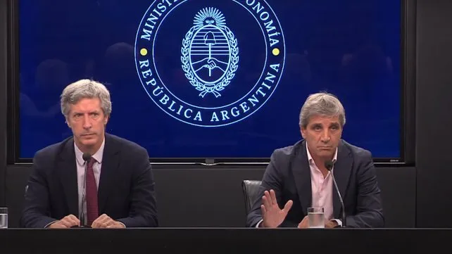 El presidente del Banco Central, Santiago Bausili, y el ministro de Economía, Luis Caputo. Foto: lacapital.com.ar