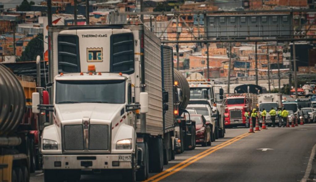 Autoridades definen restricciones en vía Bogotá - Villavicencio para agilizar movilidad en puente festivo
