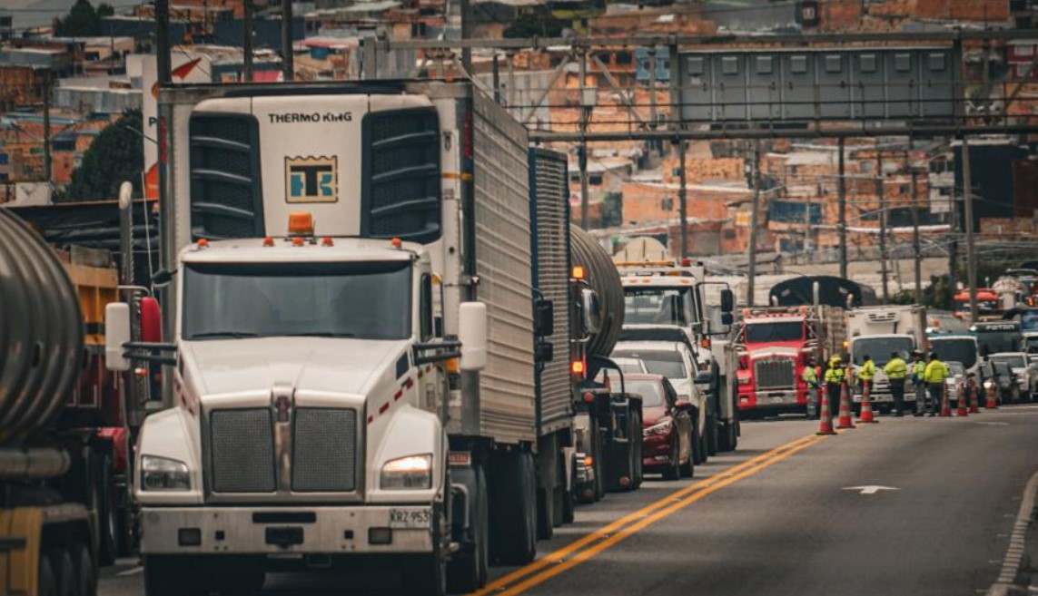 Autoridades definen restricciones en vía Bogotá - Villavicencio para agilizar movilidad en puente festivo