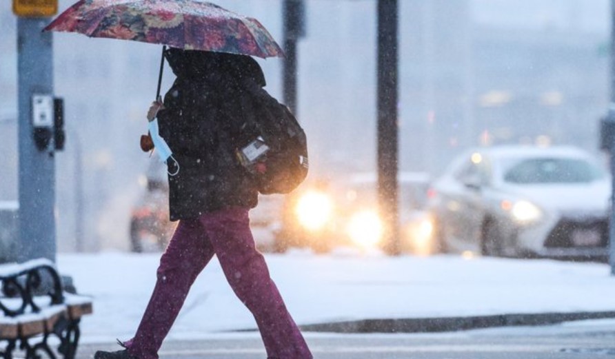 Tormenta invernal paraliza transporte aéreo en Estados Unidos