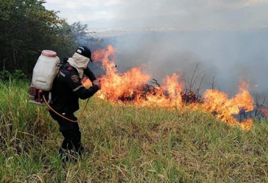 Colombia en Alerta: Presidente Petro convoca consejo de Ministros por riesgo de incendios forestales