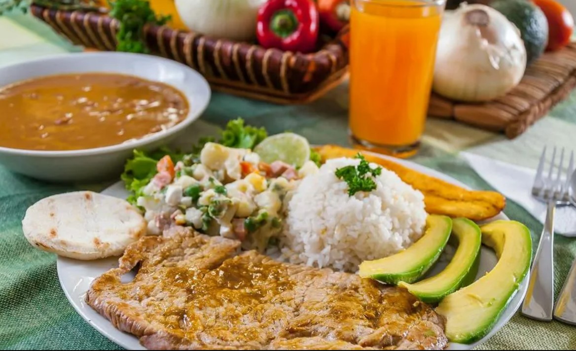 Precio del 'corrientazo' se dispara entre 10-15%