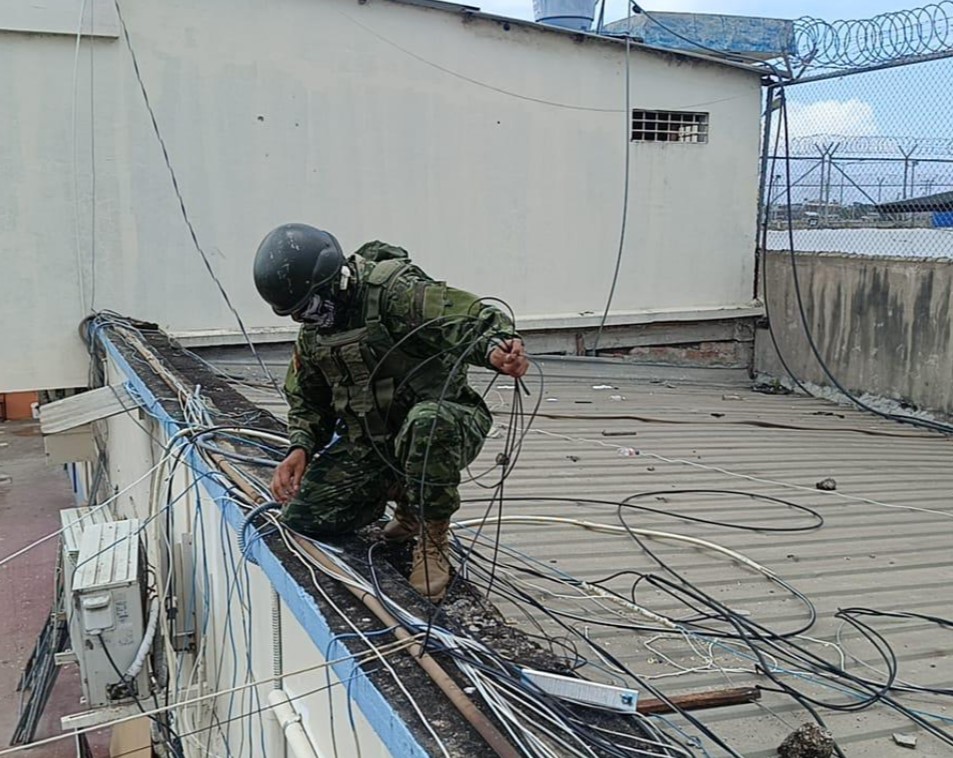 En Ecuador retiran conexión a Internet y TV satelital en cárcel de Machala
