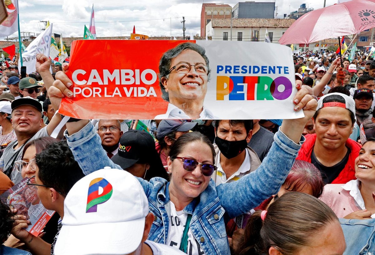 Petro registra mejora de aceptación en las encuestas