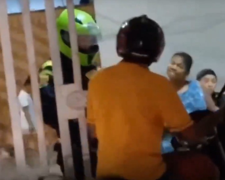 La insólita excusa que le dio un hombre a su pareja cuando lo descubrió saliendo de un motel