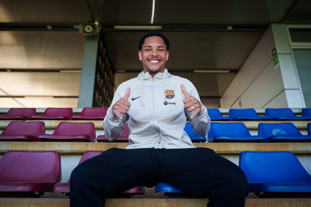 Vitor Roque sorie vestido de azulgrana