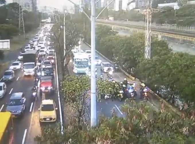 Persecución en Medellín Foto: x.com/ManuelVillaMe