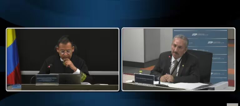 Coronel Hugo Aguilar (r) en audiencia ante la Jurisdicción Especial para la Paz (JEP) Foto: infobae