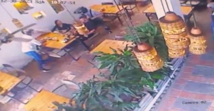 Momento del robo en Bucaramanga. Foto: vanguardia.com