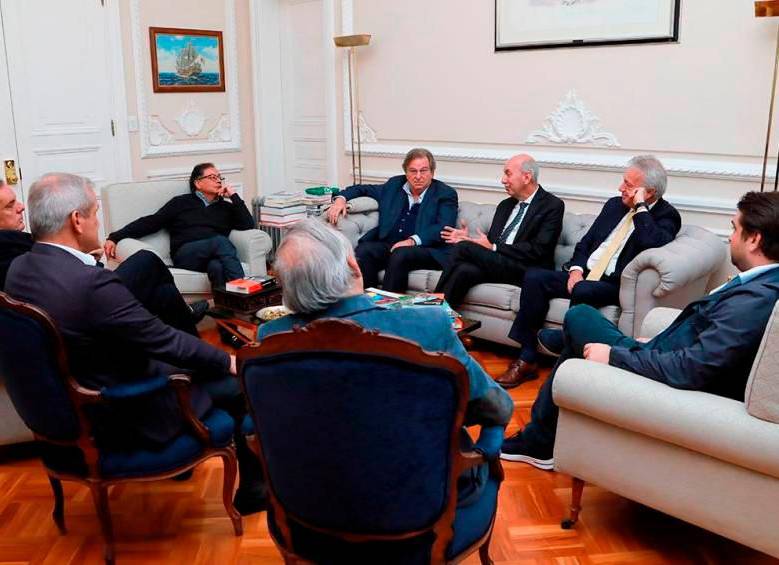 Reunión hace tres semanas entre el Presidente Petro y empresarios GEA y Gilinski. Foto: El Colombiano.