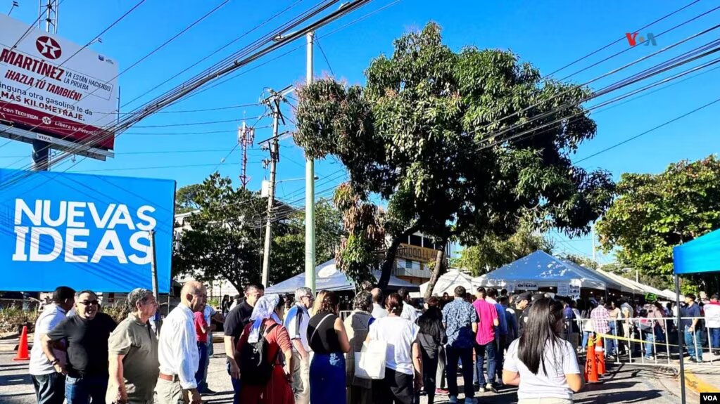 Centro de votación en El Salvador Foto: vozdeamerica