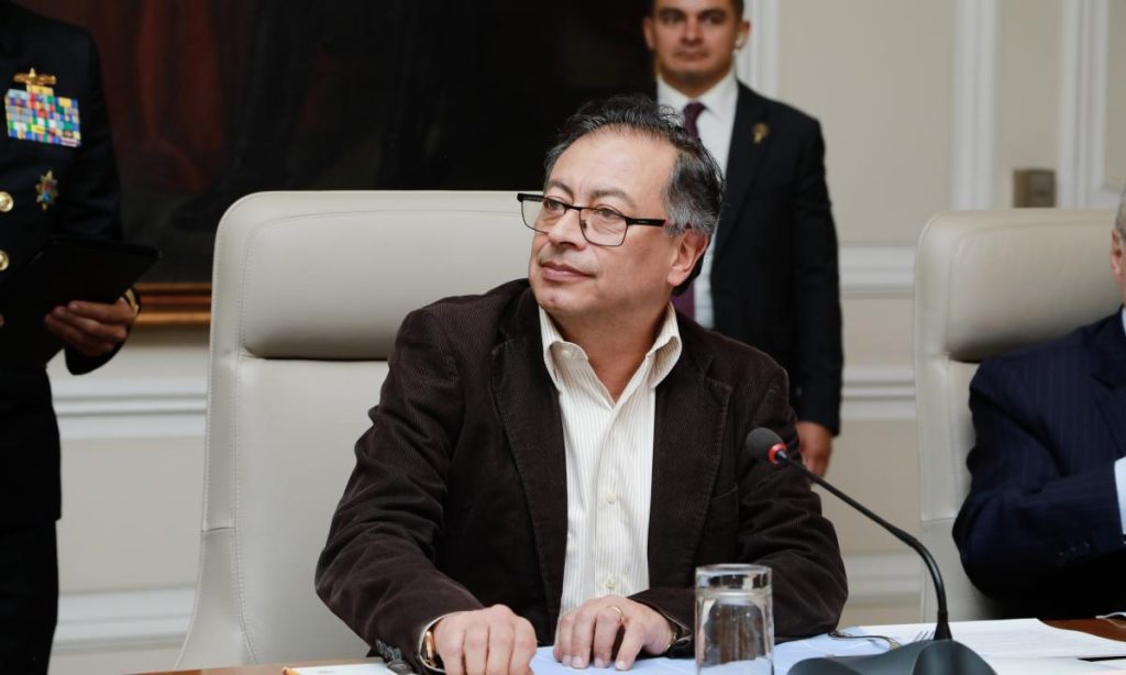 Petro registra mejora de aceptación en las encuestas