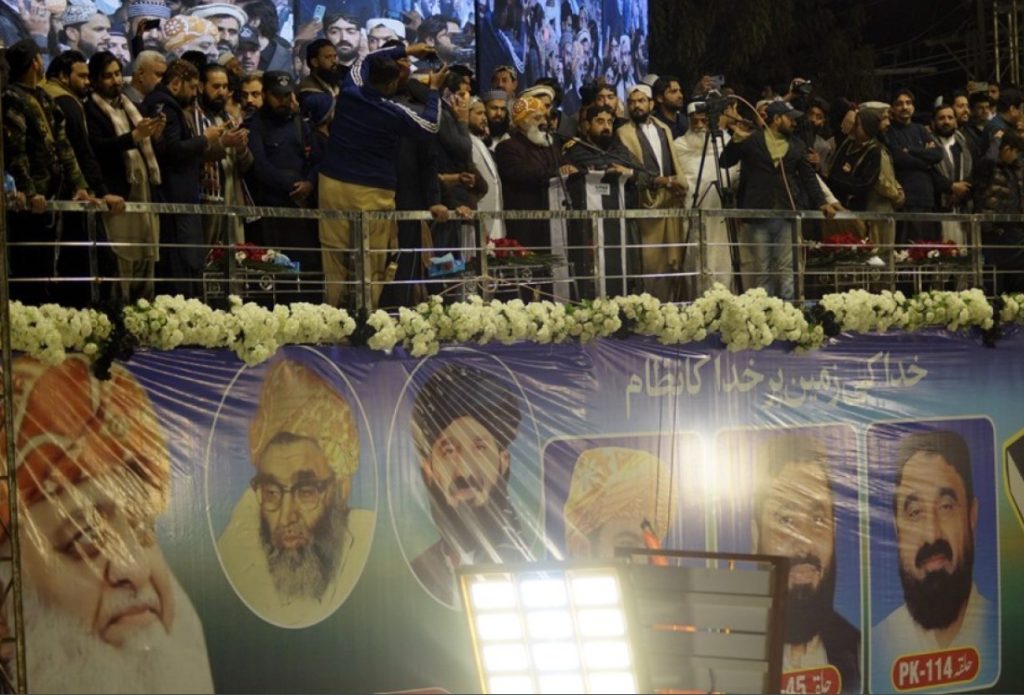 Ataques a oficinas de candidatos políticos en Pakistán dejan 22 muertos a un día de las elecciones generales