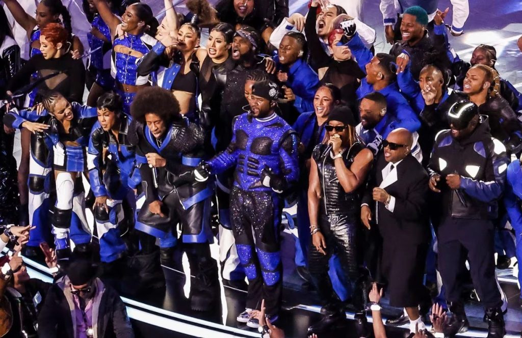 Actuación épica de Usher y compañía en el Halftime Show del Super Bowl 2024