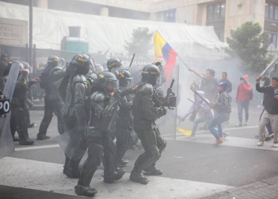 Proponen aplazar elección del fiscal si se repite episodio de violencia en la Corte