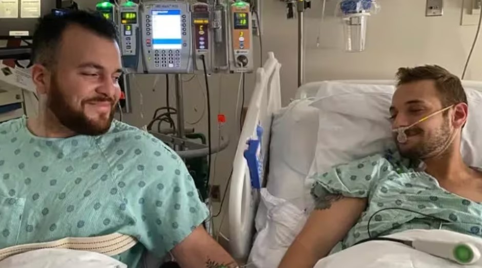 Hombre necesitaba transplante de riñón y consiguió su donante en Tinder