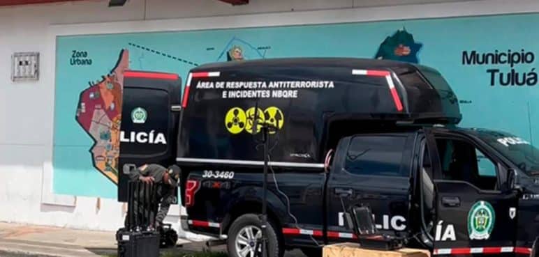 Unidad Antiexplosivos de la Policía desactivaron el artefacto explosivo. Foto: Alcaldía de Tuluá.