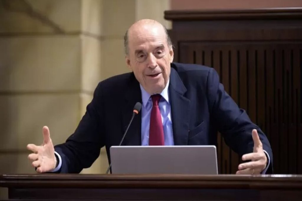 Álvaro Leyva salió en defensa del presidente Petro por carta de Santos a la ONU