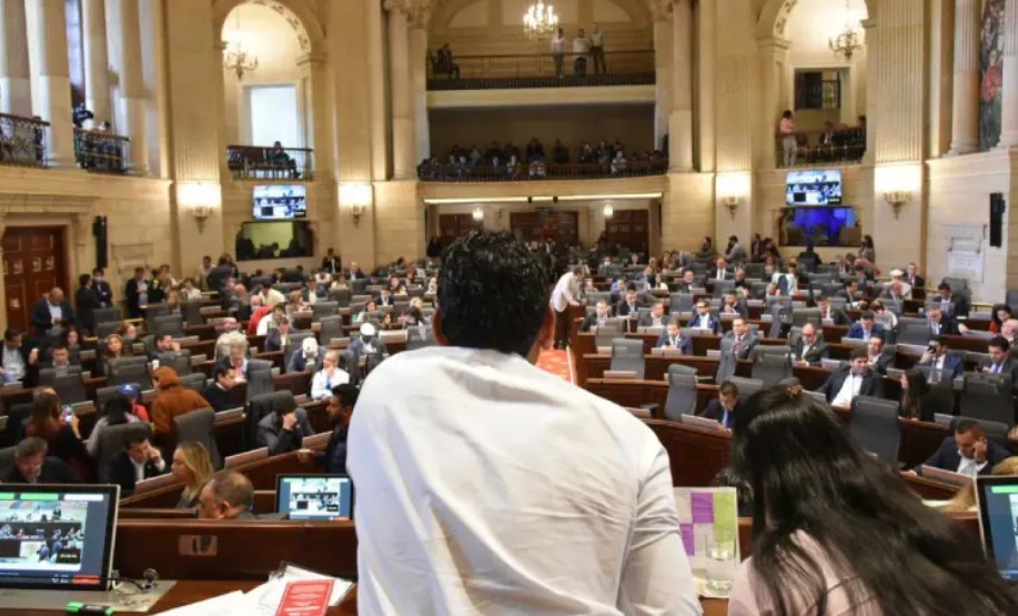 Radicado en el Congreso proyecto para permitir el transfuguismo político