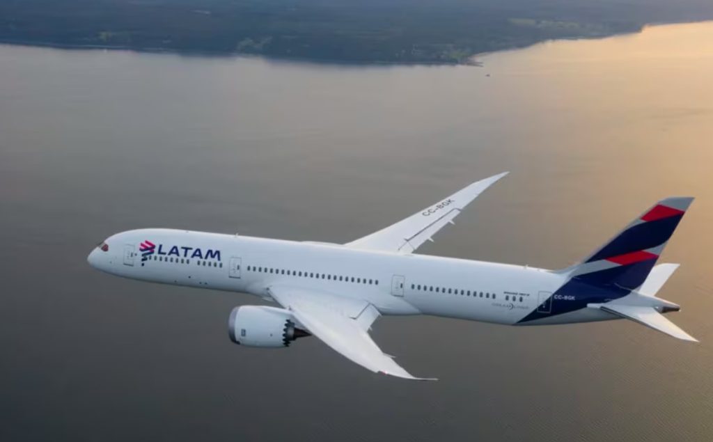 Nuevo incidente aéreo: 50 pasajeros heridos en vuelo Sidney-Santiago de Chile