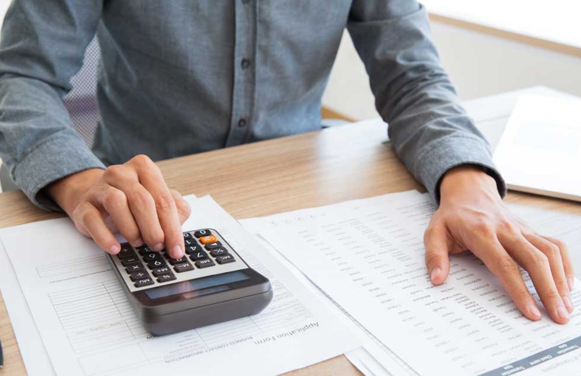 Gobierno en el ojo del huracán por manejo presupuestario 2024