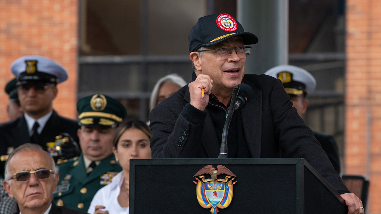 ​​El presidente Gustavo Petro al momento de anunciar la declaratoria de este viernes 19 de abril como día cívico.​ Foto: Presidencia.