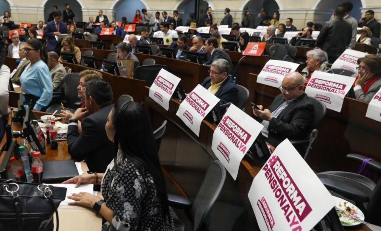 Gustavo Petro defiende la reforma pensional frente al riesgo de hundimiento en el Congreso