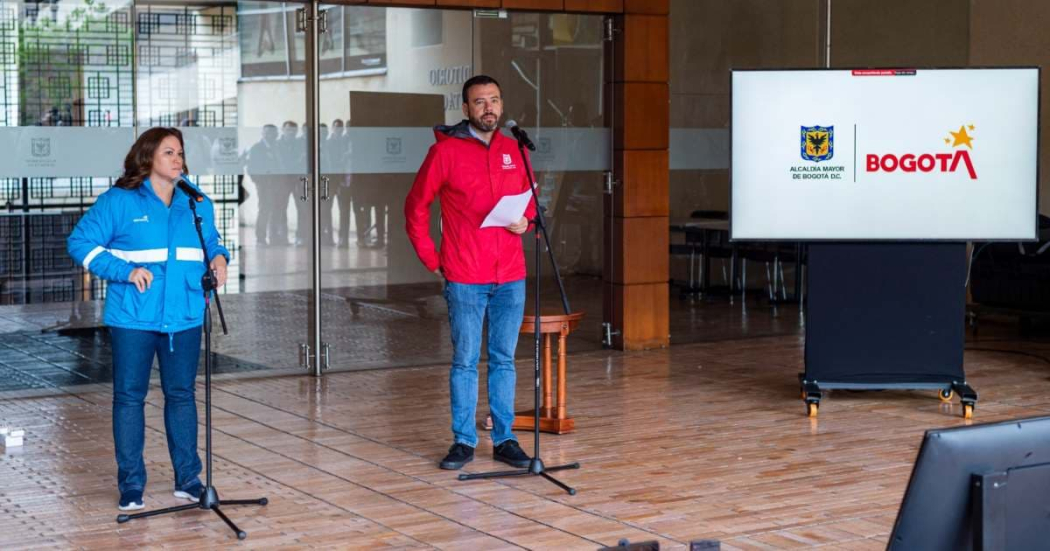 Gerente del Acueducto de Bogotá, Natasha Avendaño y el alcalde Mayor, Carlos Fernando Galán. Foto: Alcaldía Mayor de Bogotá