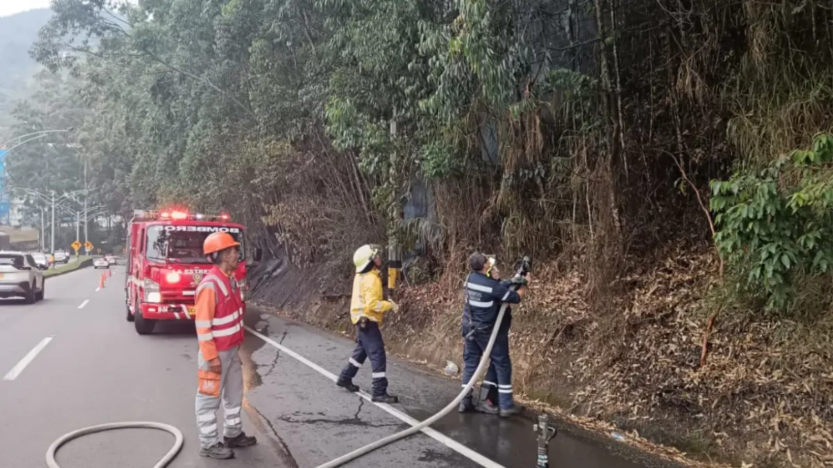 Incendio en la vía La Variante, municipio de La Estrella Foto: Medicina Legal