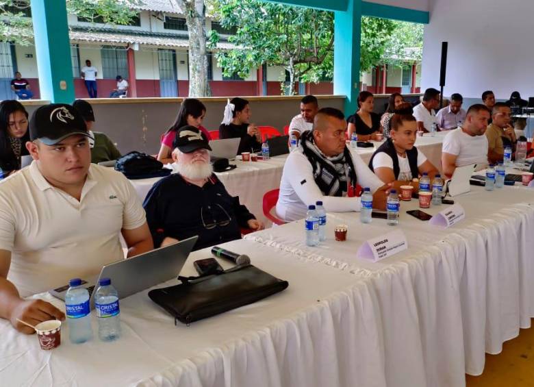 Gobierno Nacional y delegados del Estado Mayor Central Foto: El Colombiano