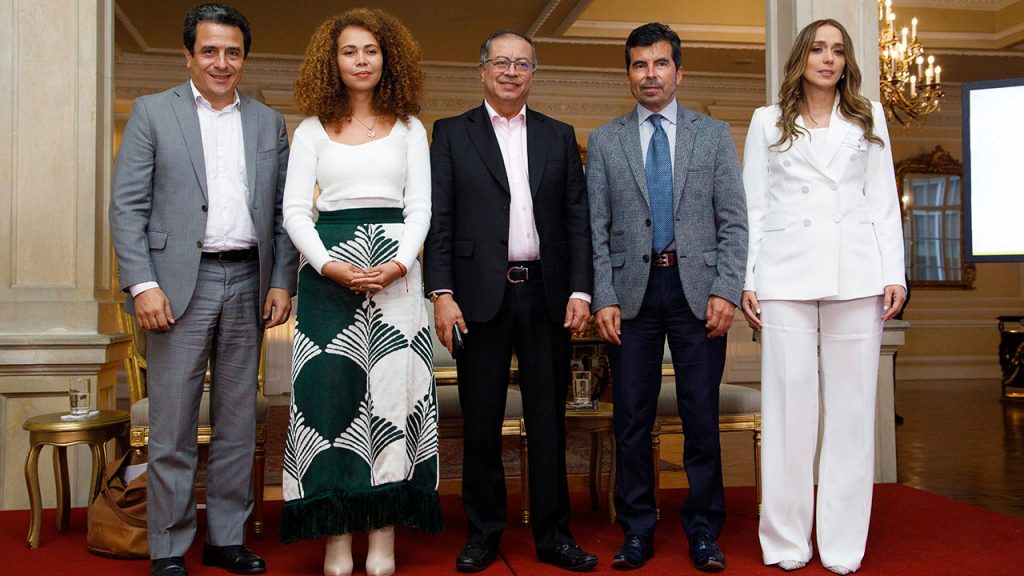 La convocatoria 951-2024 estará abierta hasta el 3 de julio de 2024 Foto: Presidencia