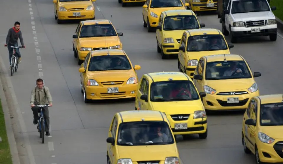 ¿Cómo acceder al subsidio del Gobierno Nacional para taxistas afectados por costo de la gasolina?