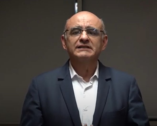 José Ismael Peña, rector electo de la Universidad Nacional, defiende legalidad de su posesión ante críticas y protestas