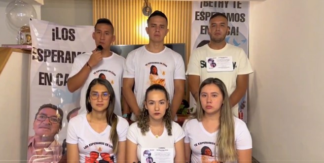 Hijos de secuestrados por el EMC piden un cese al fuego para lograr liberación de sus padres