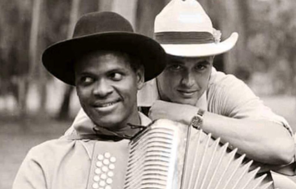 Carlos Vives rinde homenaje a Omar Geles tras su repentina muerte