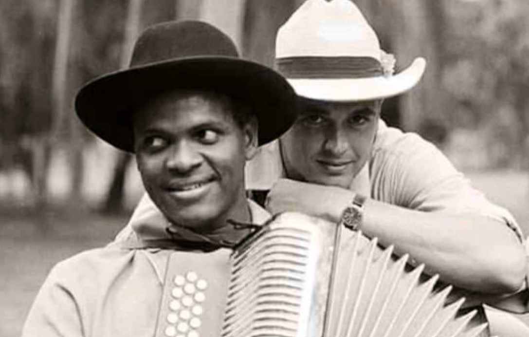 Carlos Vives rinde homenaje a Omar Geles tras su repentina muerte