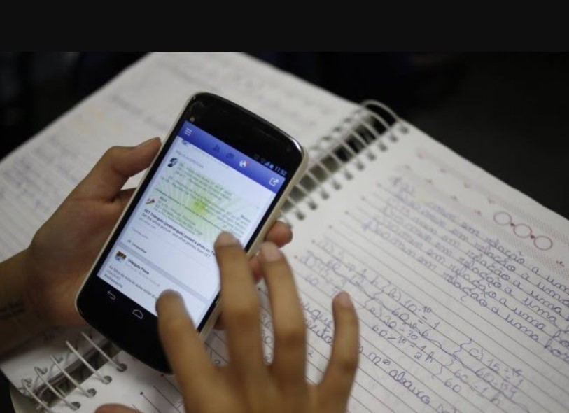 Uso de celulares en los colegios ¿Sí o no? esto propone en Colegio de Psicólogos de Colombia