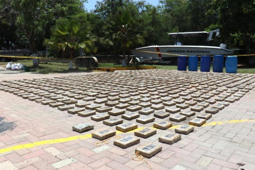 El operativo tuvo lugar a 25 millas náuticas de Puerto Velero. Foto: elheraldo