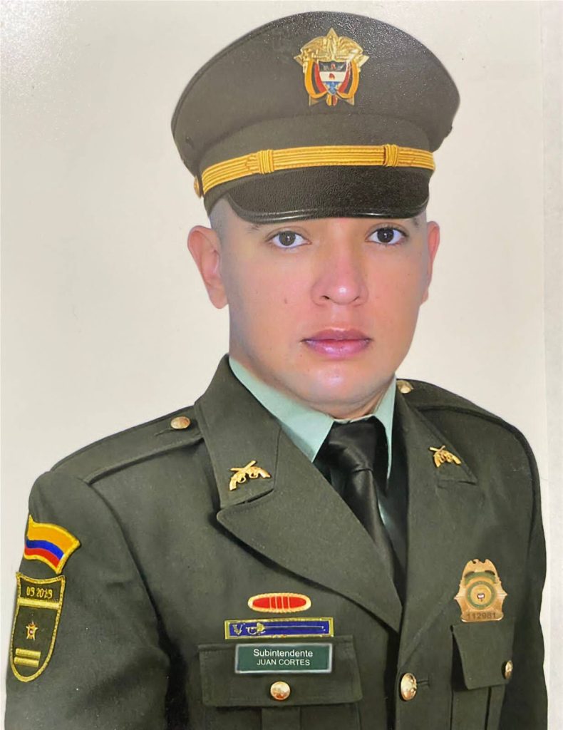 Subintendente Juan Esteban Cortés, asesinado en medio intento hurto en Medellín. Foto: Caracol Radio