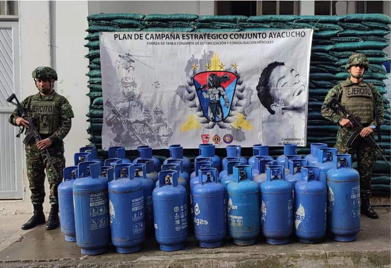 35 cilindros fueron decomisados en Policarpa, Nariño. Foto: Brigada 23 Ejército