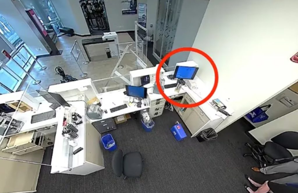 Revelan video del momento en que un francotirador abatió un ladrón de bancos en EE.UU.