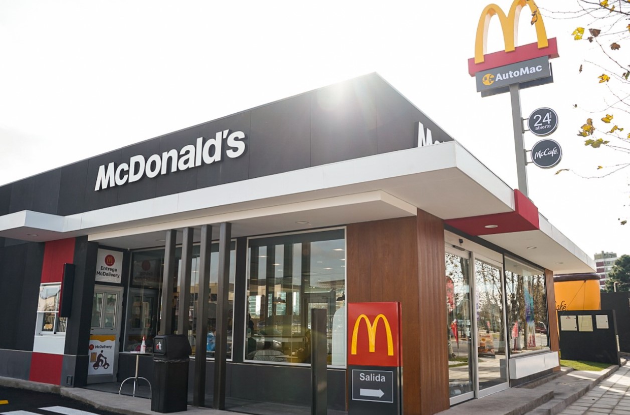 McDonald's suspendió la atención de pedidos con inteligencia artificial en EE.UU. ¿Por qué?