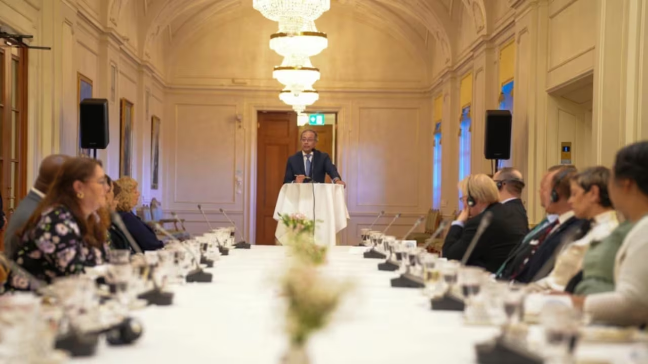 El presidente Petro se reunió con 25 embajadores europeos. Foto: Presidencia
