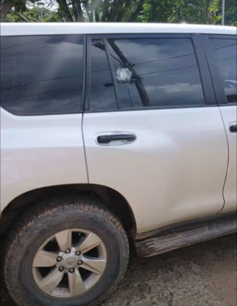 Vehículo donde se trasladaba el padre de la vicepresidenta Francia Márquez. Foto: Caracol Radio