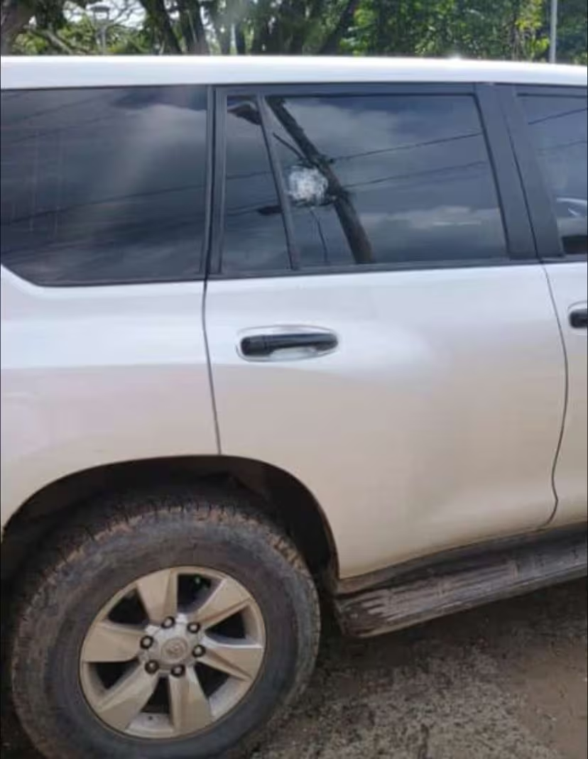 Vehículo donde se trasladaba el padre de la vicepresidenta Francia Márquez. Foto: Caracol Radio